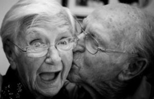old-couple-adorable-close-up